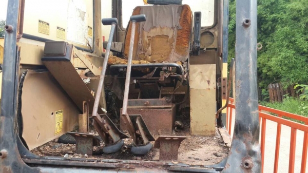 ขายตัวรถขุด CAT E200B สภาพตามรูป