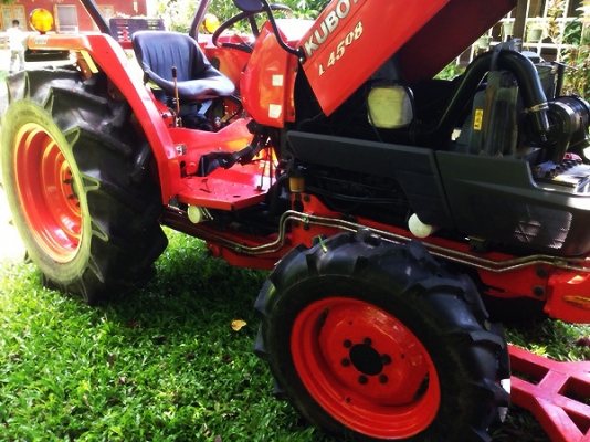 รถไถคูโบต้า L4508 4WD 45แรงม้า 2เพลา มีดันหน้า ยางดี เกียร์ดี เครื่องแน่น เช็คสภาพแล้ว พร้อมลุยงาน  มีทะเบียน พร้อมโอน ราคาคุยกันได้ครับ