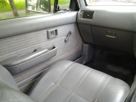 ขายTOYOTA SR5  LN111 ตัวประกอบนอก