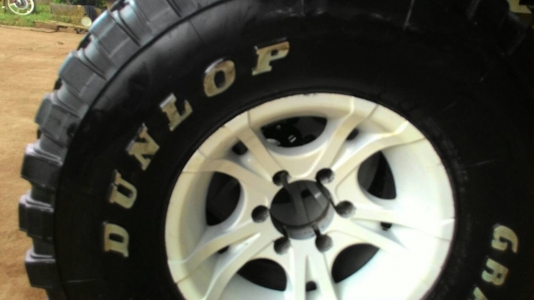 ขายยางmud dunlop33/12.5/15ปี12