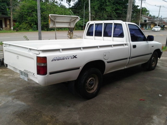 Toyota mighty ไมตี้ ปี96 ตอนเดียว สีขาว Toyota mighty ไมตี้ ปี96 ตอนเดียว สีขาว