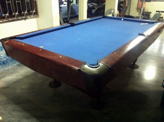 โต๊ะพูล พร้อมไม้ ลูก ครบชุด สภาพพอใช้