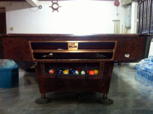 โต๊ะพูล พร้อมไม้ ลูก ครบชุด สภาพพอใช้
