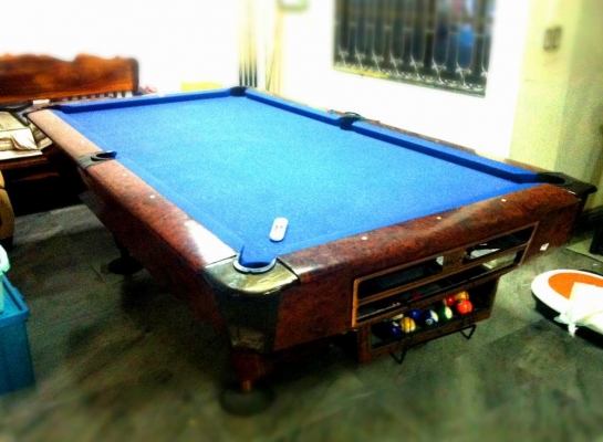 โต๊ะพูล พร้อมไม้ ลูก ครบชุด สภาพพอใช้