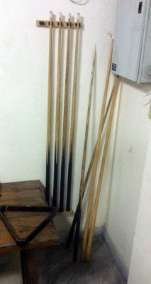 โต๊ะพูล พร้อมไม้ ลูก ครบชุด สภาพพอใช้