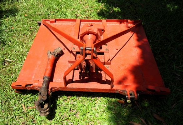 เครื่องตัดหญ้า ขนาด 1.40x1.10 เมตร พร้อมยอย สอบถามรายละเอียดได้ครับ