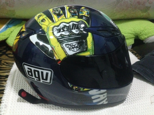 ขายหมวกกันน๊อคAGV GP TECHรุ่นLIMITEDสภาพ90\%ชิวเบิกใหม่ภายในสวย