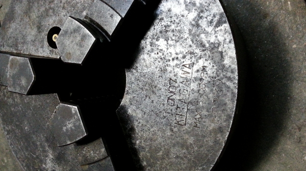 ขายหัวจับเครื่องกลึง 190mm.หรือ 7นิ้วครึ่ง ของญี่ปุ่น 3,800