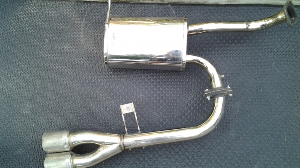 ท่อสูตร Mazda2 ออกกลางครับ ใส้ยังเต็มๆเสียงไม่ดังมากหนักนุ่ม