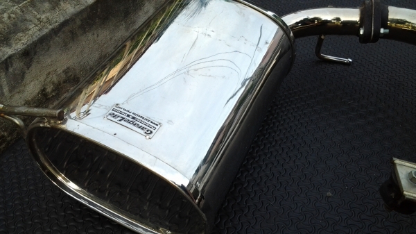 ท่อสูตร Mazda2 ออกกลางครับ ใส้ยังเต็มๆเสียงไม่ดังมากหนักนุ่ม