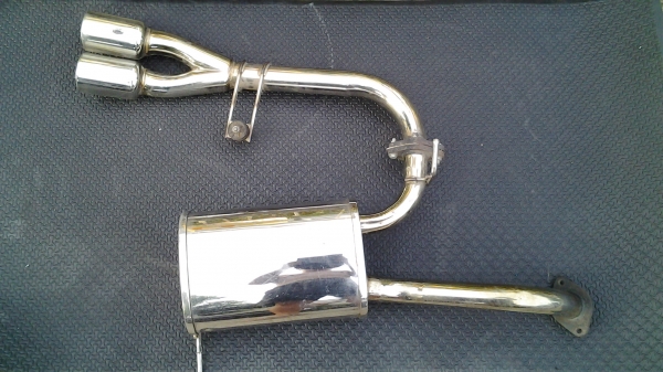 ท่อสูตร Mazda2 ออกกลางครับ ใส้ยังเต็มๆเสียงไม่ดังมากหนักนุ่ม