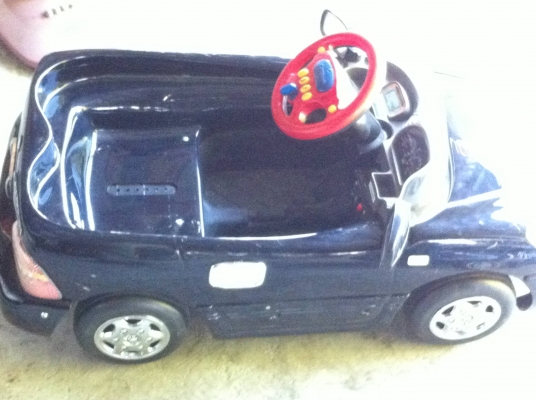 รถยนต์เด็กนั่งขับนำเข้าจากญี่ปุ่น เป็นรุ่น TOYOTA ขับสนุกเดินหน้า-ถอดหลังได้