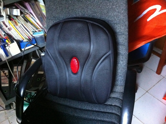 เบาะนวดหลัง นวดพร้อมกัน 4 จุด หมุนด้วยลูกกลิ่ง2ตัวต่อจุด เบาะขนาดใหญ่ ใช้ไฟบ้าน 220 V.