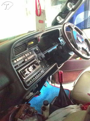 ขายด่วน TOYOTA HIACE หัวจรวด หลังคาสูง  ปี 96