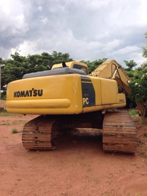 ขายแบคโฮ komatsu pc200-6 สภาพสวยมาก ขายแบคโฮ komatsu pc200-6 สภาพสวยมาก