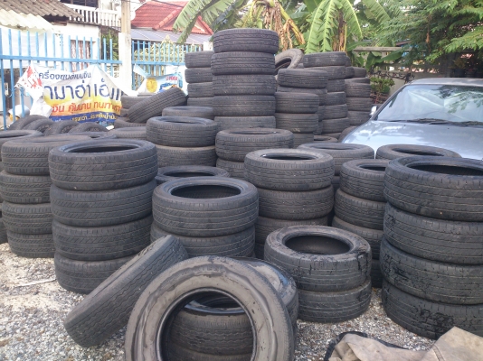 ขายยางขนาดขอบ 15,16,17 ยางปี13 สภาพยาง90\% สวยๆ จำนวน 45 ชุด (แยกขายหรือเหมา) สนใจโทรสอบถามได้ครับ (085-1974254)