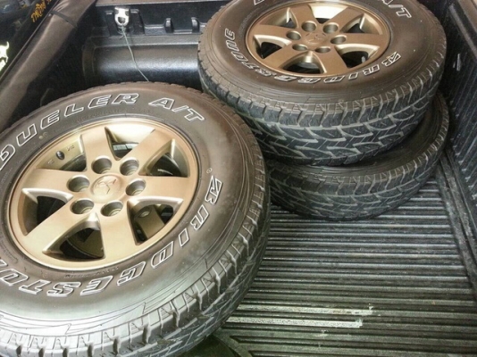 ขายล้อ  ปาเจโร่สปอร์ต พร้อมยาง AT