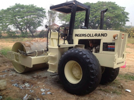 ขายด่วนครับ รถบด 3 ล้อ Ingersollrand D-100D สวยมากครับ ซื้อมาแล้วยังไม่ได้ใช้งาน เลยครับ