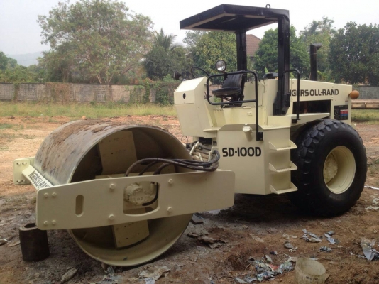 ขายด่วนครับ รถบด 3 ล้อ Ingersollrand D-100D สวยมากครับ ซื้อมาแล้วยังไม่ได้ใช้งาน เลยครับ