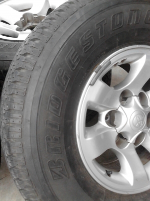 แม๊กขอบ15 พร้อมยาง 255/70R15 BRIDGESTONE ชุด 4 ล้อ TEL.081-427-3941