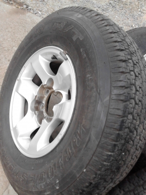 แม๊กขอบ15 พร้อมยาง 255/70R15 BRIDGESTONE ชุด 4 ล้อ TEL.081-427-3941