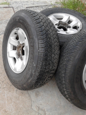 แม๊กขอบ15 พร้อมยาง 255/70R15 BRIDGESTONE ชุด 4 ล้อ TEL.081-427-3941
