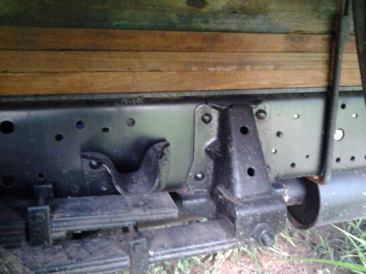 ขาย6ล้อISUZU NPR120 กระบะเนียม เพลาหลังF