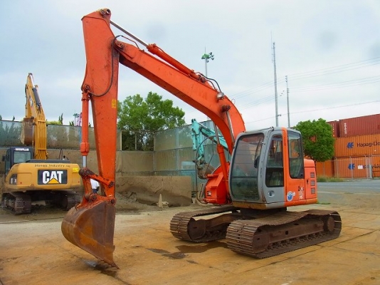 ขายด่วน Hitachi ZX135 US  นำเข้าจากญี่ปุ่นโดยตรงยังไม่ผ่านการใช้งานในไทย สภาพสวยมาก จริงๆๆจ้า