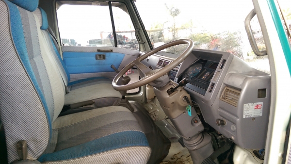 รถดั้ม hino fc  จากญี่ปุ่น สภาพใหม่มาก  วิ่ง  70000 โล