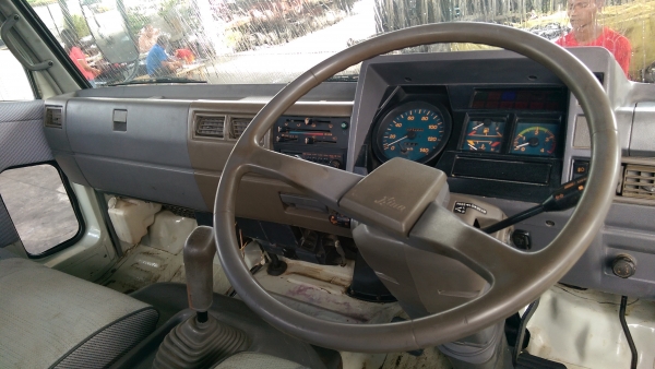 รถดั้ม hino fc  จากญี่ปุ่น สภาพใหม่มาก  วิ่ง  70000 โล