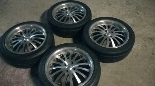 ขายแม็ก 16 4รู100  205/45/R16 พร้อมยางปี11 ดอกดีใช้อีกยาว ไม่คดไม่ดุ้ง ได้ไปคุ้ม ขาย 9900 ติดต่อ คุณ กฤษดา 087-1691151 พระรามเจ็ด