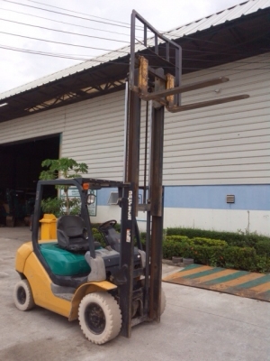 ฟอร์คลิฟต์ 2.5 ตัน Komatsu FD25T-16 S/N: 731411 Diesel เก่าญี่ปุ่น สนใจโทร. 080-6565422 (หนิง)