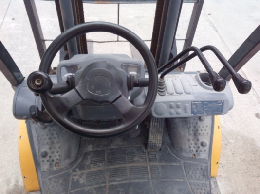 ฟอร์คลิฟต์ 2.5 ตัน Komatsu FD25T-16 S/N: 731411 Diesel เก่าญี่ปุ่น สนใจโทร. 080-6565422 (หนิง)