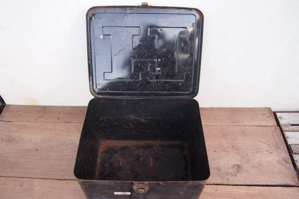 ขายกล่องเหล็กสำหรับใส่ของ ตกแต่งรถ JEEP ขายกล่องเหล็กสำหรับใส่ของ ตกแต่งรถ JEEP