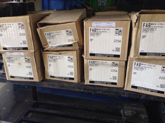 ขายเบรคเกอร์ Fuji 225 Amp. ของใหม่ไม่เคยใช้งาน อยู่ในกล่องพร้อมคู่มือ มีหลายตัวครับ ขายเบรคเกอร์ Fuji 225 Amp. ของใหม่ไม่เคยใช้งาน อยู่ในกล่องพร้อมคู่มือ มีหลายตัวครับ