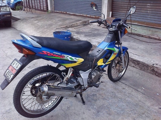 Sonic  ปี 44 สีดำ น้ำเงิน รถบ้าน เครื่องเดิม แน่นๆ ชุดสีซีดนิดหน่อย เอกสารครบ