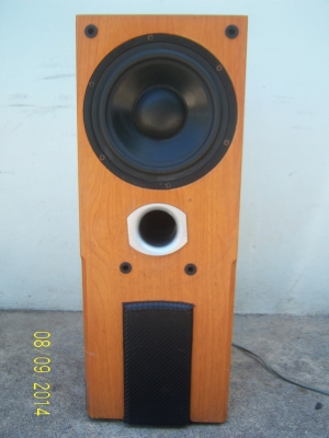 ลำโพงเครื่องเสียงในบ้าน 1 ข้าง มีดอกเดียว สภาพดี ใช้ได้ปกติ