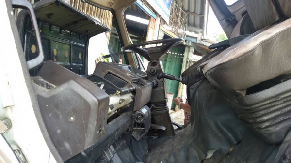 รถหกล้อ hino ช่วงยาว เครื่อง ho7c 180 แรง พวงมาลัยเพาเวอร์ มีแอร์ เครื่องดีคันชีสวย ภาษีเต็ม