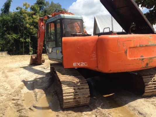 แบคโฮ Hitachi EX200-3 แบคโฮ Hitachi EX200-3