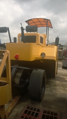 ขาย รถบดล้อยาง 7 ล้อ WATANABE WP15WE เก่านอก สวยๆ 450,000 TEL : 087-0339334 (อ็อฟ) ขาย รถบดล้อยาง 7 ล้อ WATANABE WP15WE เก่านอก สวยๆ 450,000 TEL : 087-0339334 (อ็อฟ)