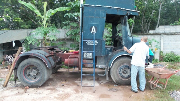 6ล้อหัวลากBENZ..หัวแตงโม มี10คัน ขายยกและขายแยก...เครื่องเดิมบ้างไม่เดิมบ้าง เล่มทะเบียนพร้อม. 6ล้อหัวลากBENZ..หัวแตงโม มี10คัน ขายยกและขายแยก...เครื่องเดิมบ้างไม่เดิมบ้าง เล่มทะเบียนพร้อม.