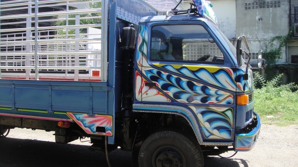 ISUZU NPR เครื่อง6BD1(165แรง) แอร์ ฟิล์ม เพาเวอร์ กะบะเหล็กยาว6.30ม.