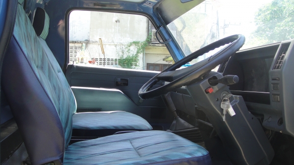 ISUZU NPR เครื่อง6BD1(165แรง) แอร์ ฟิล์ม เพาเวอร์ กะบะเหล็กยาว6.30ม.