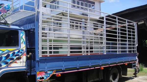 ISUZU NPR เครื่อง6BD1(165แรง) แอร์ ฟิล์ม เพาเวอร์ กะบะเหล็กยาว6.30ม.