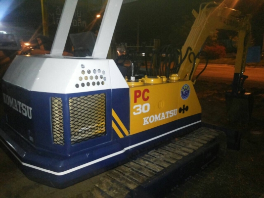 ขายรถขุด-ดัน KOMATSU  PC 30-3 รถเก่านอก แท้100\% สภาพดีพร้อมใช้ งาน  รถมีเอกสารแจ้งจำหน่าย