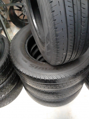 215/70R15 BRIDGESTONE DURAVIS R611 ปีใหม่ๆ 2012 ยางสวยๆ  มีชุด 4 เส้น  TEL.081-427-3941