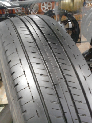 215/70R15 BRIDGESTONE DURAVIS R611 ปีใหม่ๆ 2012 ยางสวยๆ  มีชุด 4 เส้น  TEL.081-427-3941