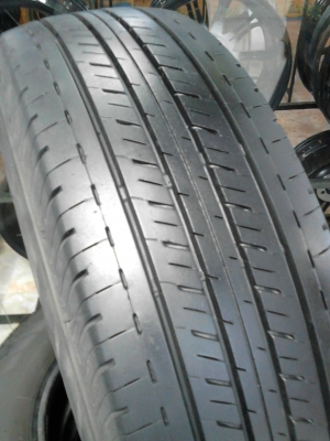 215/70R15 BRIDGESTONE DURAVIS R611 ปีใหม่ๆ 2012 ยางสวยๆ  มีชุด 4 เส้น  TEL.081-427-3941
