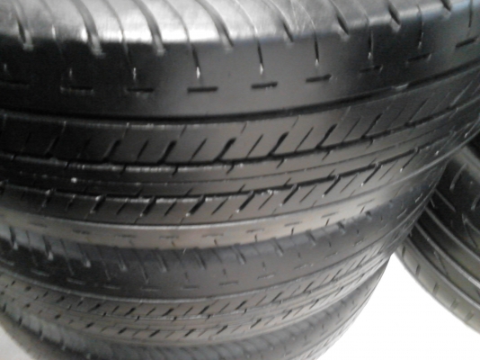 215/70R15 BRIDGESTONE DURAVIS R611 ปีใหม่ๆ 2012 ยางสวยๆ  มีชุด 4 เส้น  TEL.081-427-3941