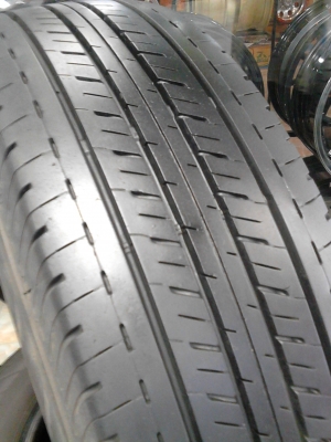 215/70R15 BRIDGESTONE DURAVIS R611 ปีใหม่ๆ 2012 ยางสวยๆ  มีชุด 4 เส้น  TEL.081-427-3941